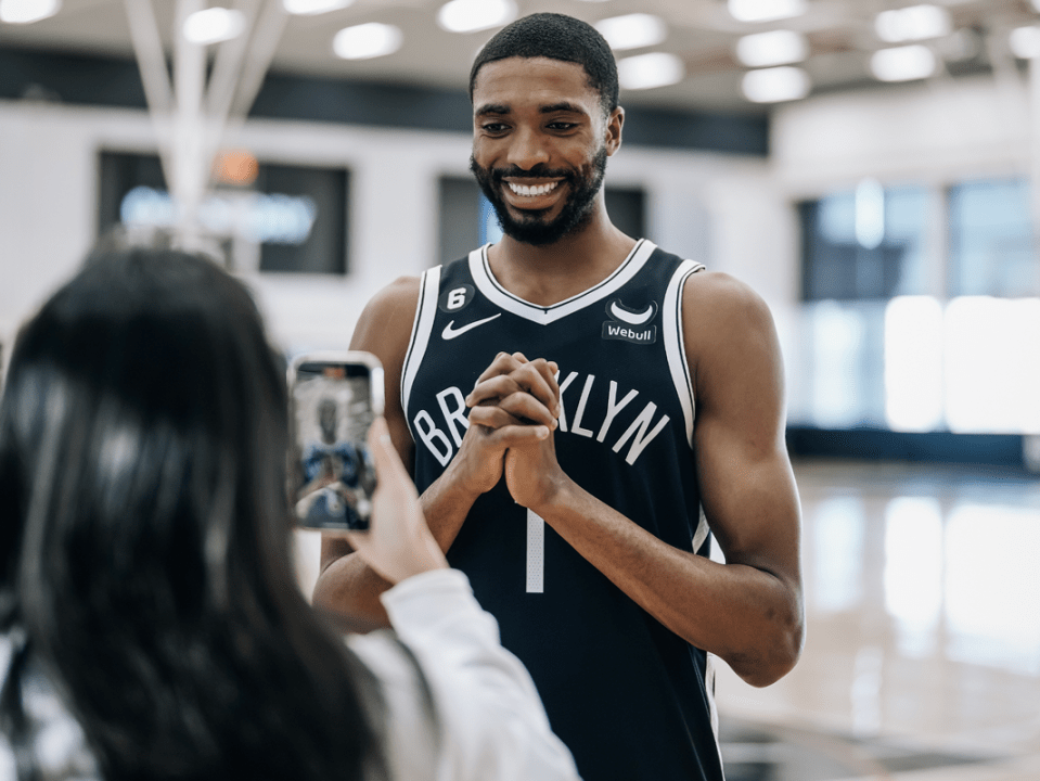 包含风云突变！布鲁克林篮网今夜状态回暖，足总杯版图或变，目标明确，更衣室氛围转暖的词条