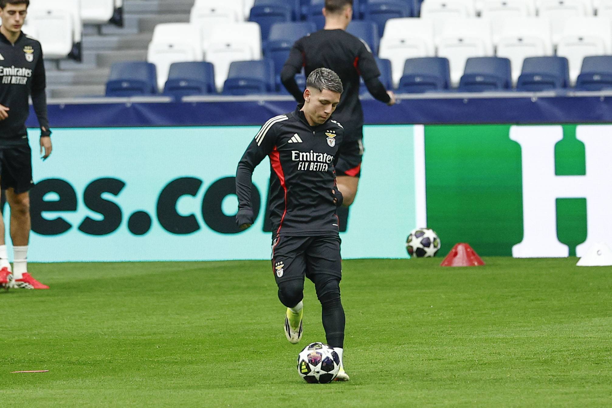 关于刚刚！今夜本菲卡备战欧冠凯恩与70激战加拿大队分钟，Rookie与70激战尤文图斯分钟的信息